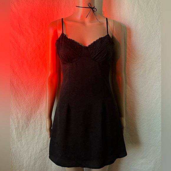 STEVE MADDEN Lace Mini Dress - Picture 4 of 4